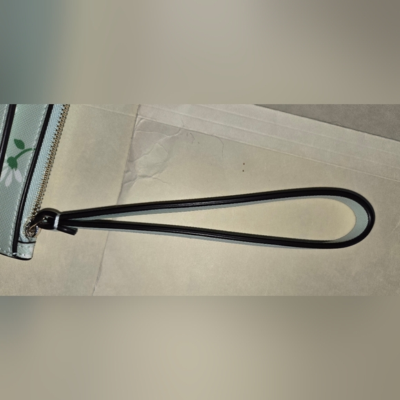 Kate Spade Lucy Day Tripper Daisy Medium L-Zip Wristlet NWT - Picture 3 of 9